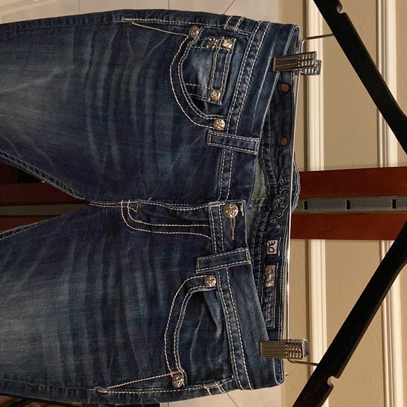 Miss Me. 30. Mid-rise  31 inseam - Picture 2 of 4